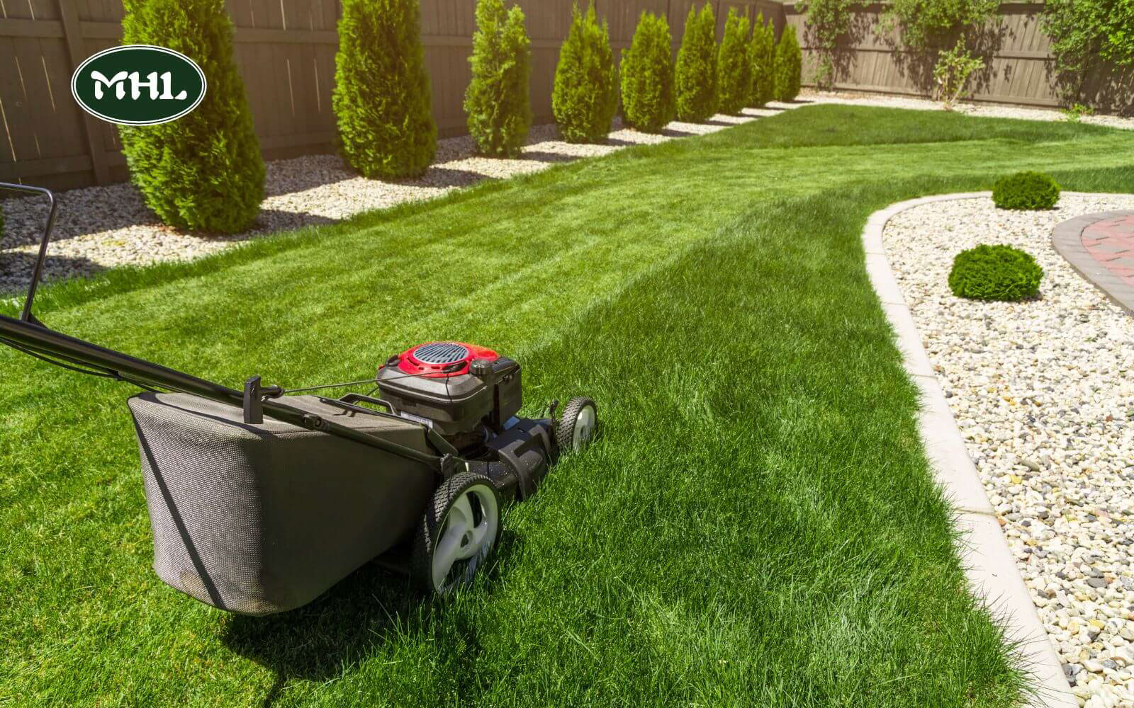 10 Steps To Install Lawn Edging: Mow Your Lawn