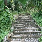 10 Brilliant Retaining Wall Stairs Ideas To Enhance Your Garden