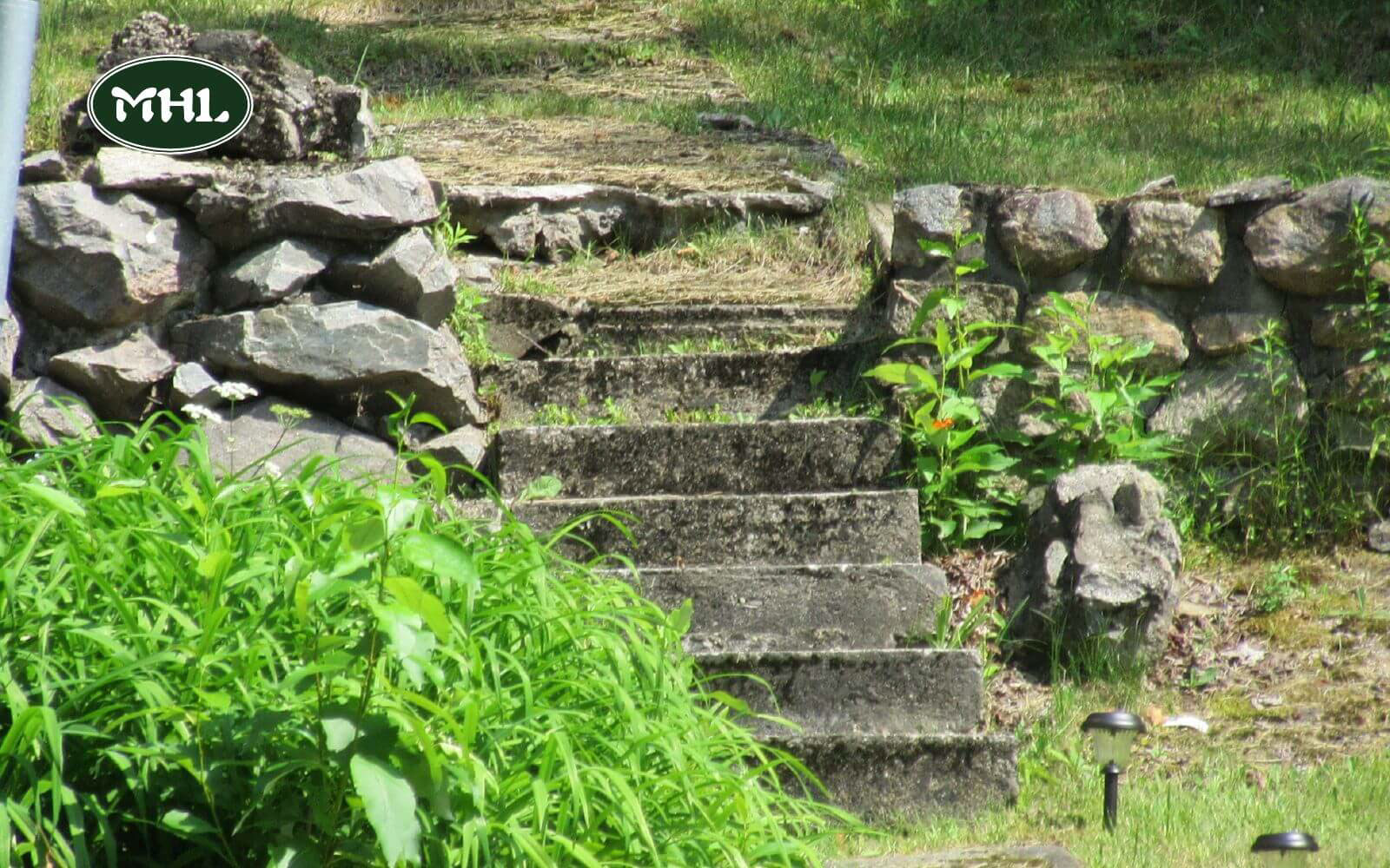 Retaining Wall Stairs Ideas: Rustic Stairs