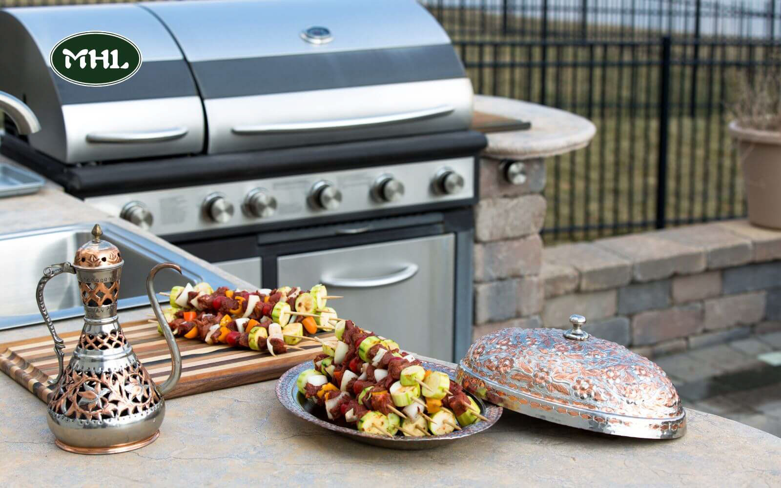 10 Benefits Of An Outdoor Kitchen: Keep Odors Outdoors