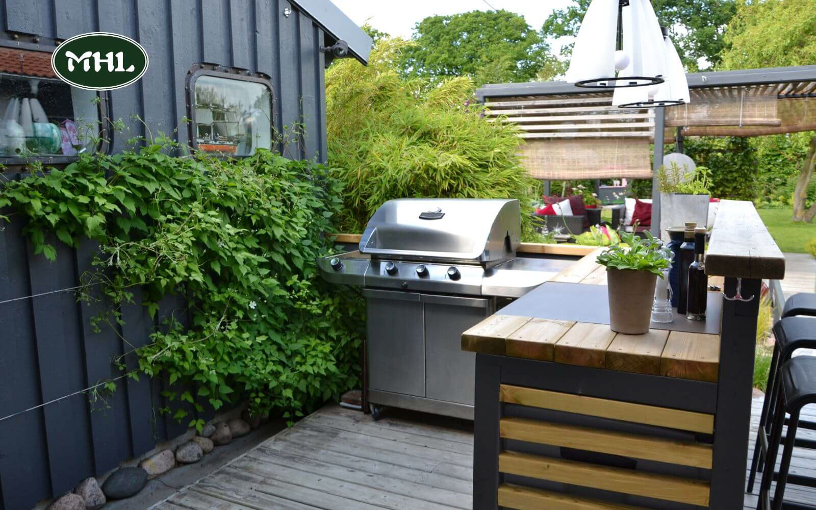 5 Different Types Of Outdoor Kitchens: L-Shaped Kitchen