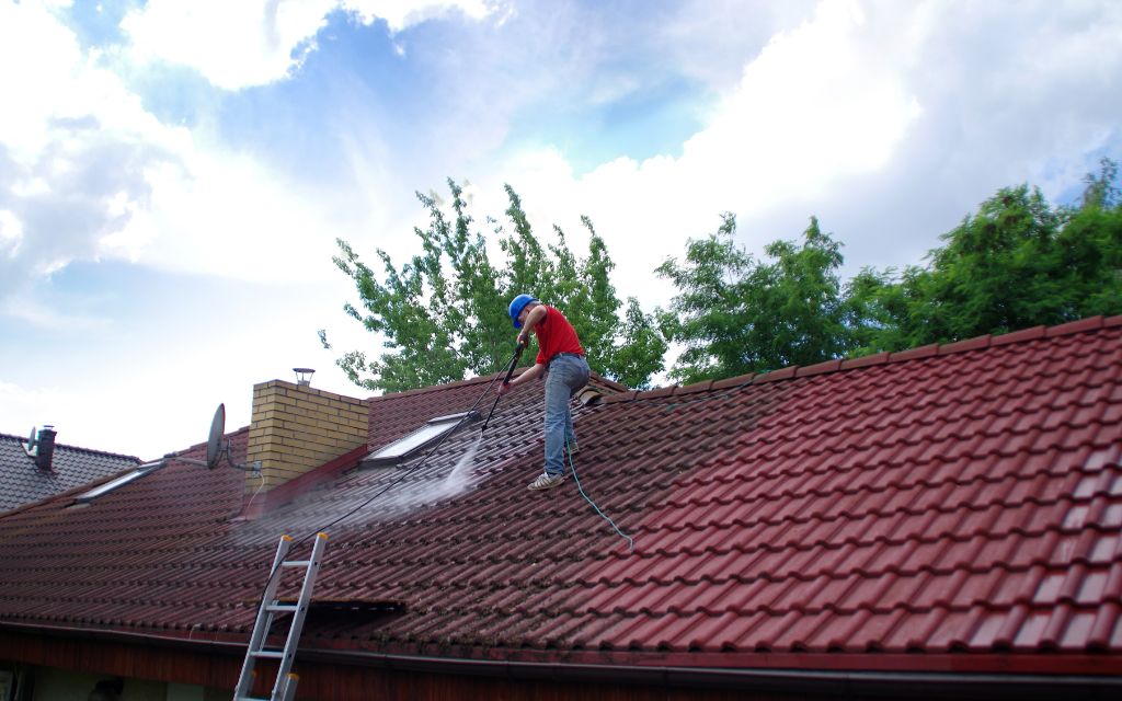 Benefits of Regular Roof Cleaning & Maintenance