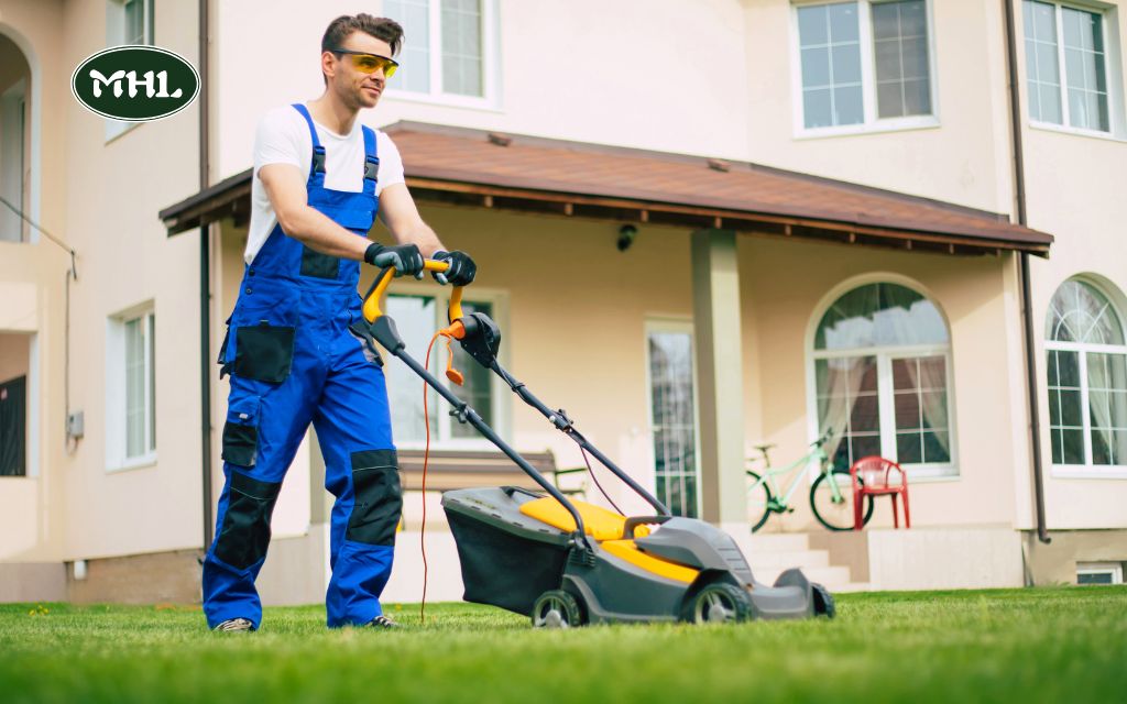 The 10 Steps of Lawn Mowing Maintenance