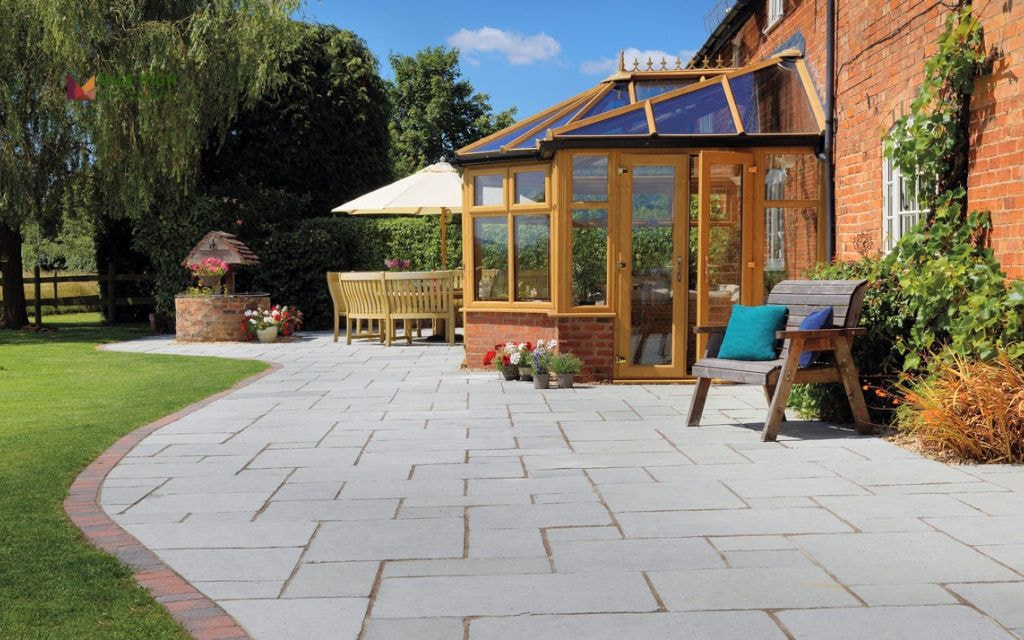 Flagstone Dining Area with Native Border