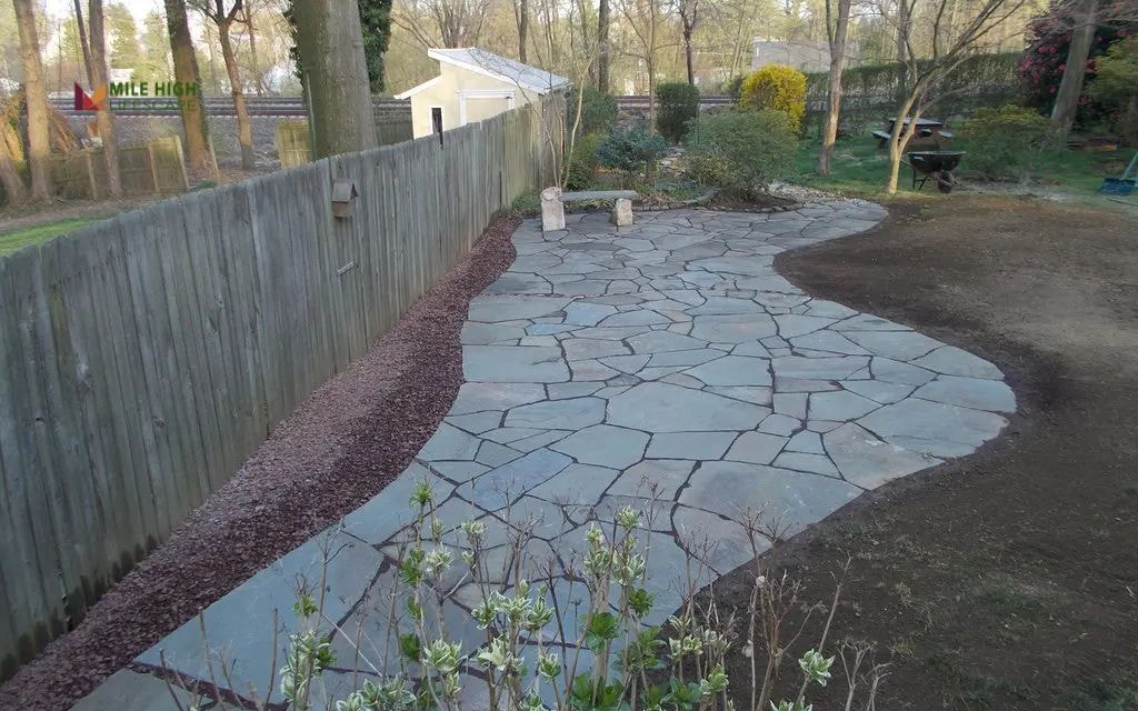 Flagstone and Gravel Patio Combo