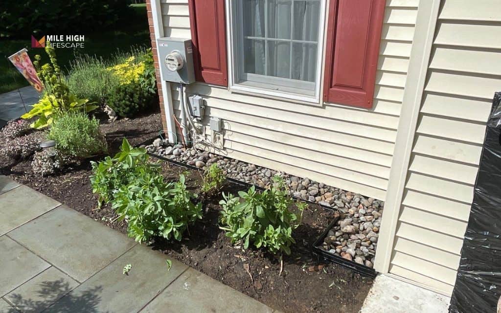 Cleaner, low-maintenance weed & mud control