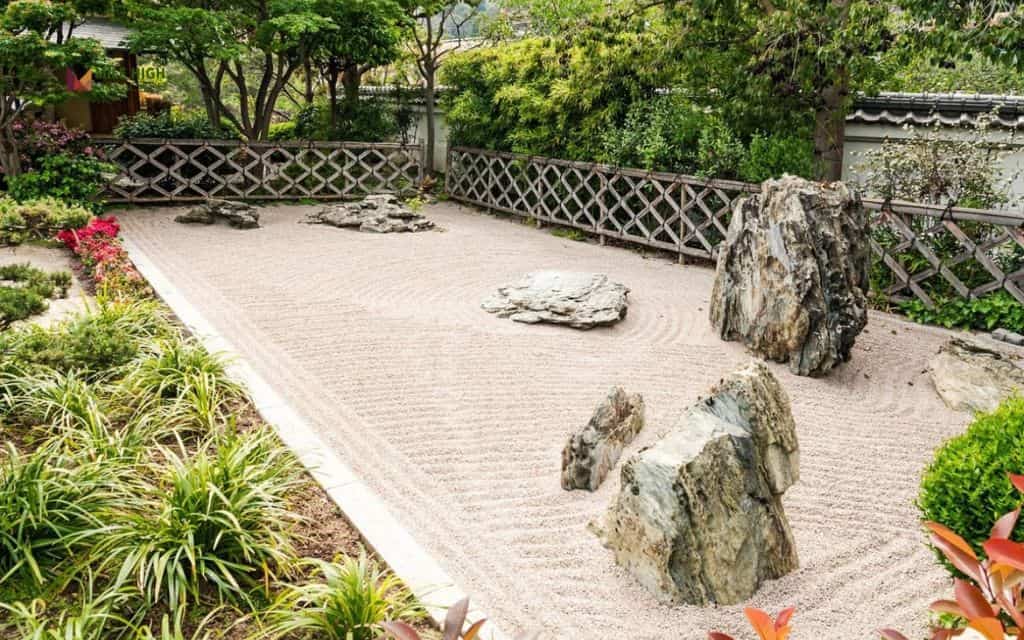 Mixed rock & plant Japanese garden