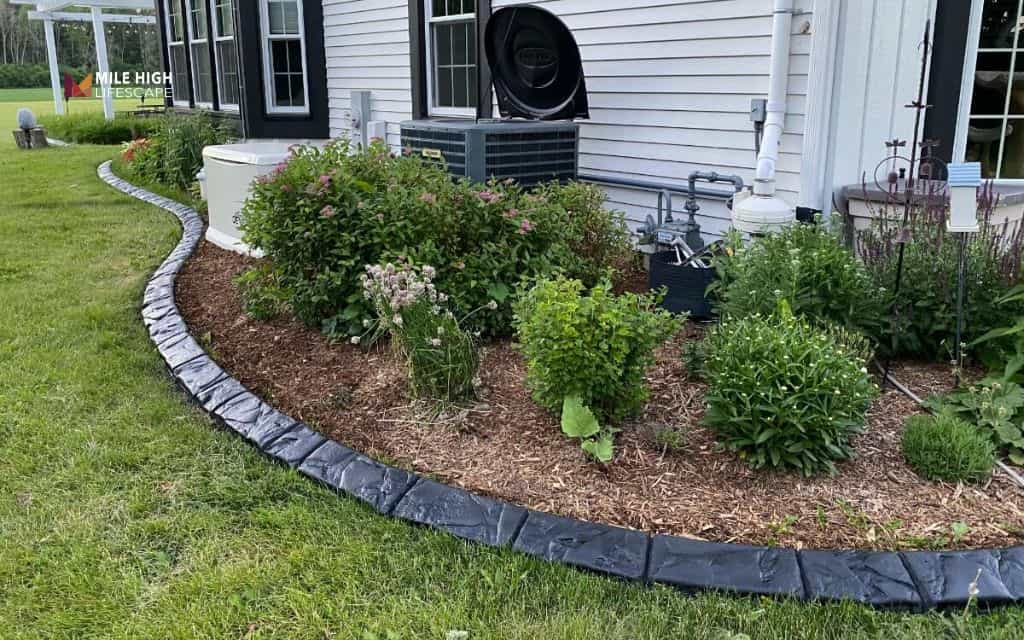 Concrete curb edging