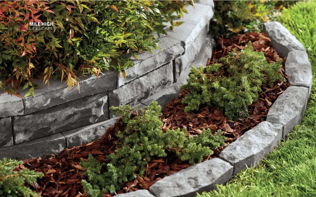 landscape border ideas: Raised stone border