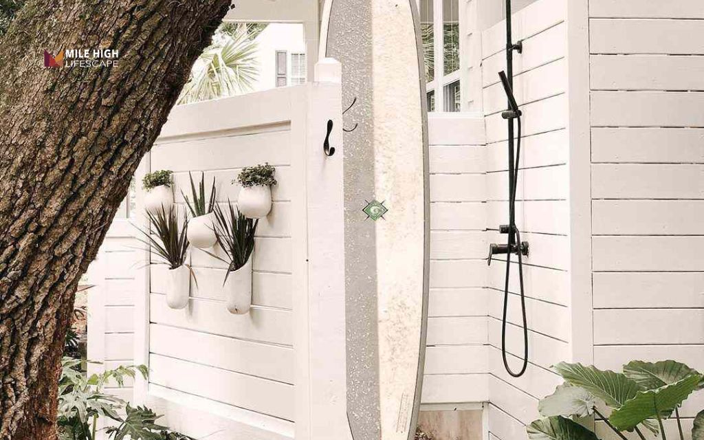 Large backyard landscaping ideas: Add an outdoor shower area