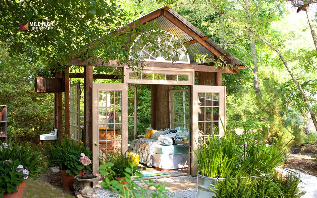 Large backyard landscaping ideas: Create a garden "room" with plants