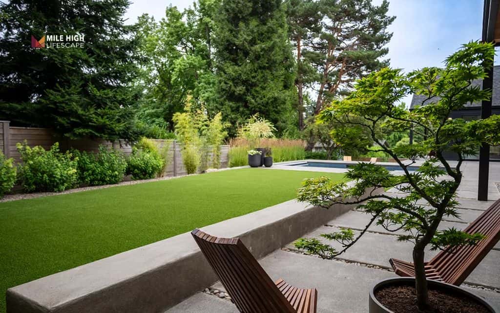 small backyard landscape ideas: Keep it simple (minimalist design)