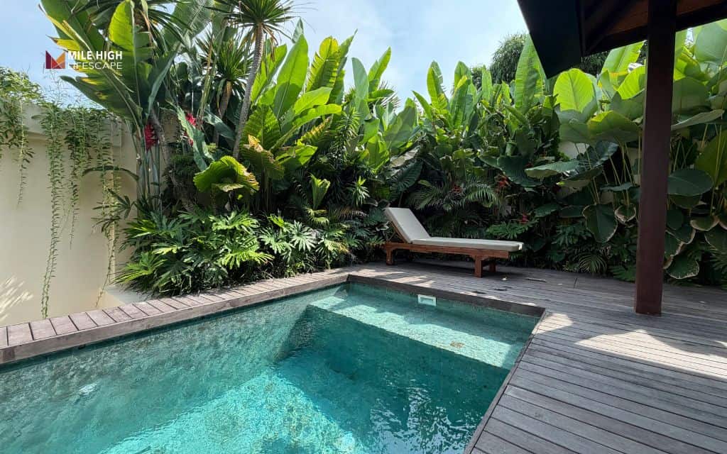 Landscape timber ideas: Timber pool surrounds