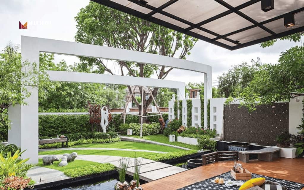 Landscaped patio: Add dynamic entertainment zones