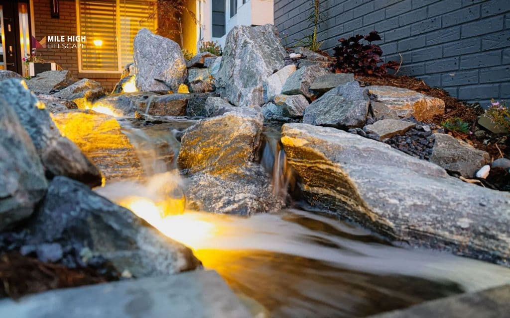 House landscape lighting: Bring water features to life with lighting