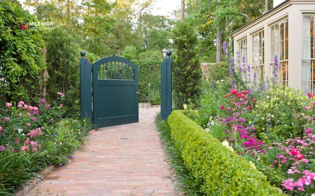 Front house fence ideas: Build a garden gate near the front entry