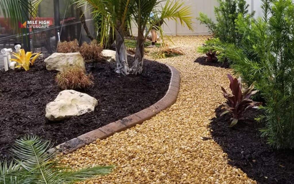 landscaping ideas: Experiment with landscape edging