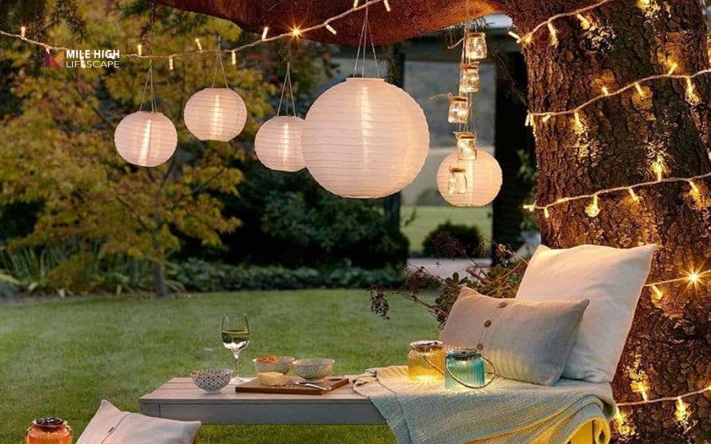 House landscape lighting: Hang decorative lanterns for extra charm