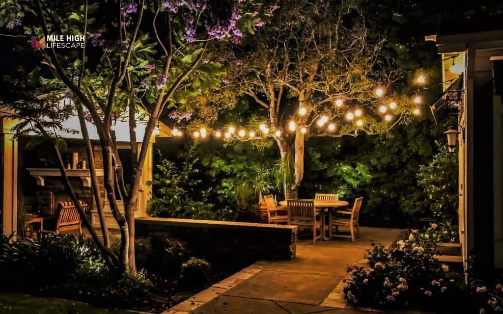House landscape lighting: Highlight flower beds after dark