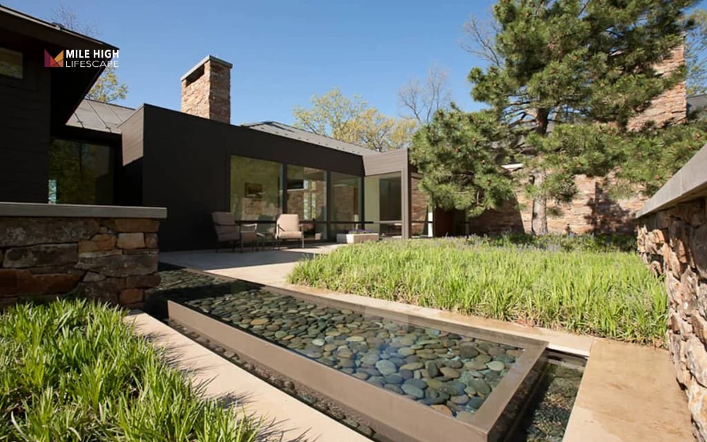 Landscaped patio: Incorporate integrated water features