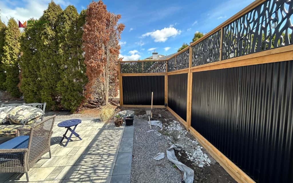 Front house fence ideas: Sleek horizontal wood fence for modern homes