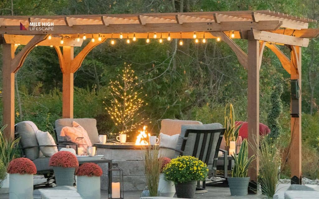 House landscape lighting: Turn pergolas into cozy evening retreats