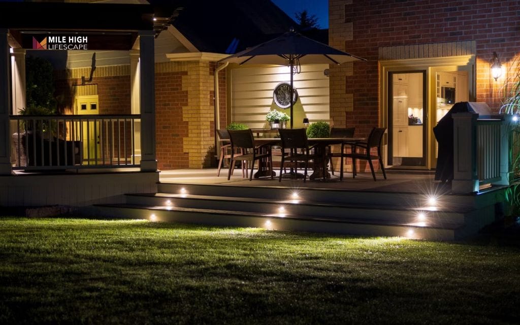 House landscape lighting: Upgrade your front porch lighting