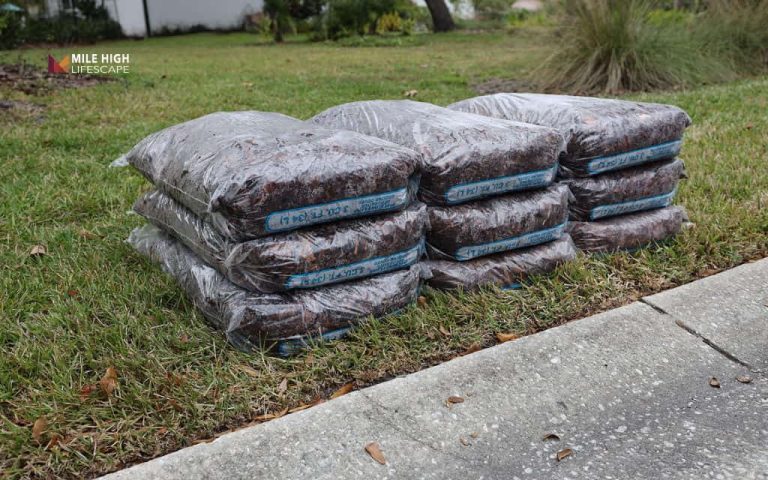 how many bags of mulch in a yard